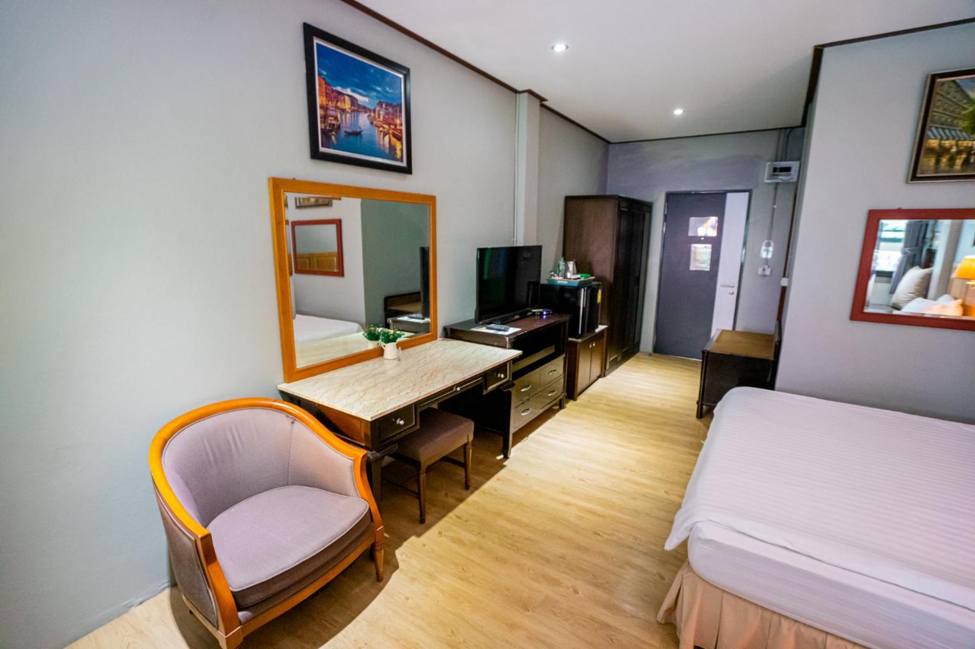 Ban Mai Vintage Hotel Pakchong Exterior photo